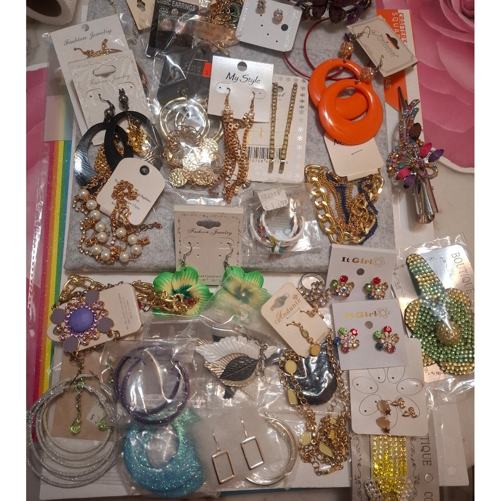 Jewelry - Picture 5 of 6